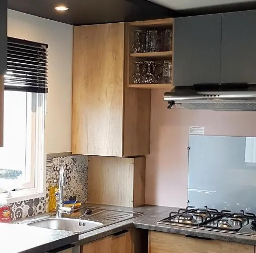 Mobile De Luxe St Cyprien 캠프장